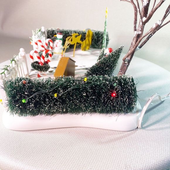 Dept 56 Village Accessories # 52506 Festive Front Yard Christmas Nativity Scene - Picture 14 of 16